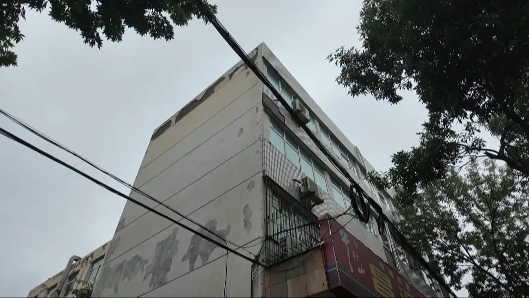 DƬ
